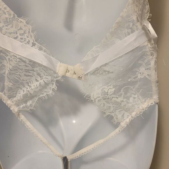 Brand new vintage white lace sleep wear - Picture 5 of 5